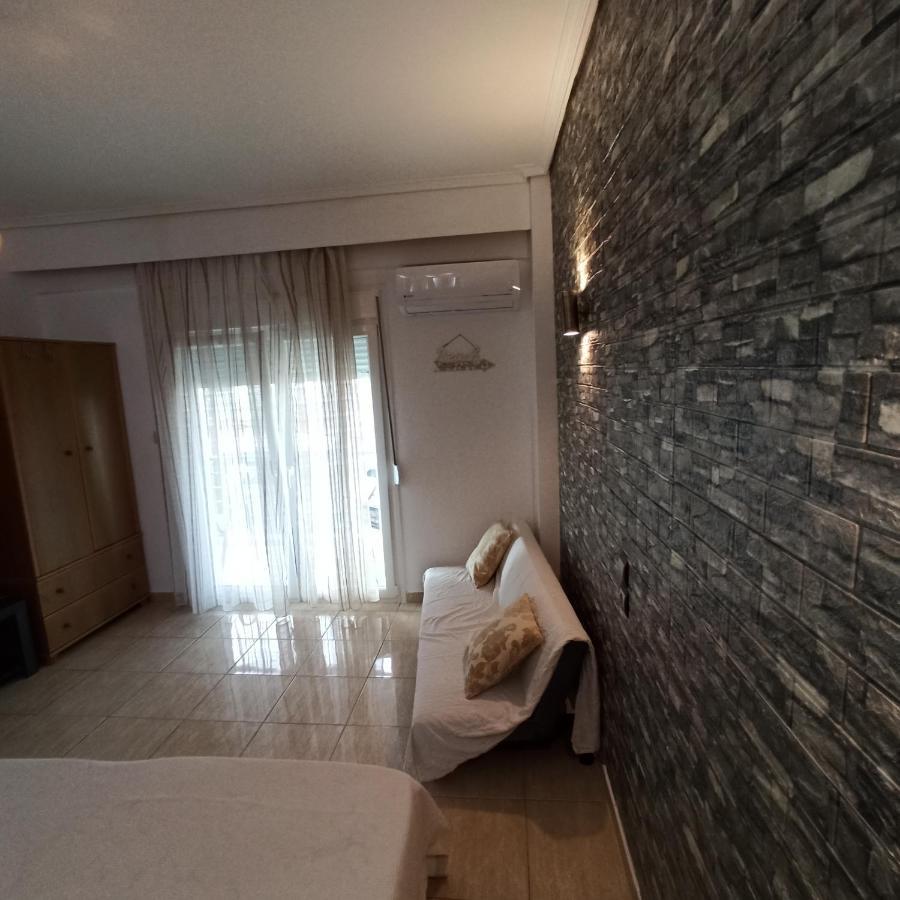 Studio Near The Port !!! Apartment Paralia Katerinis Bagian luar foto